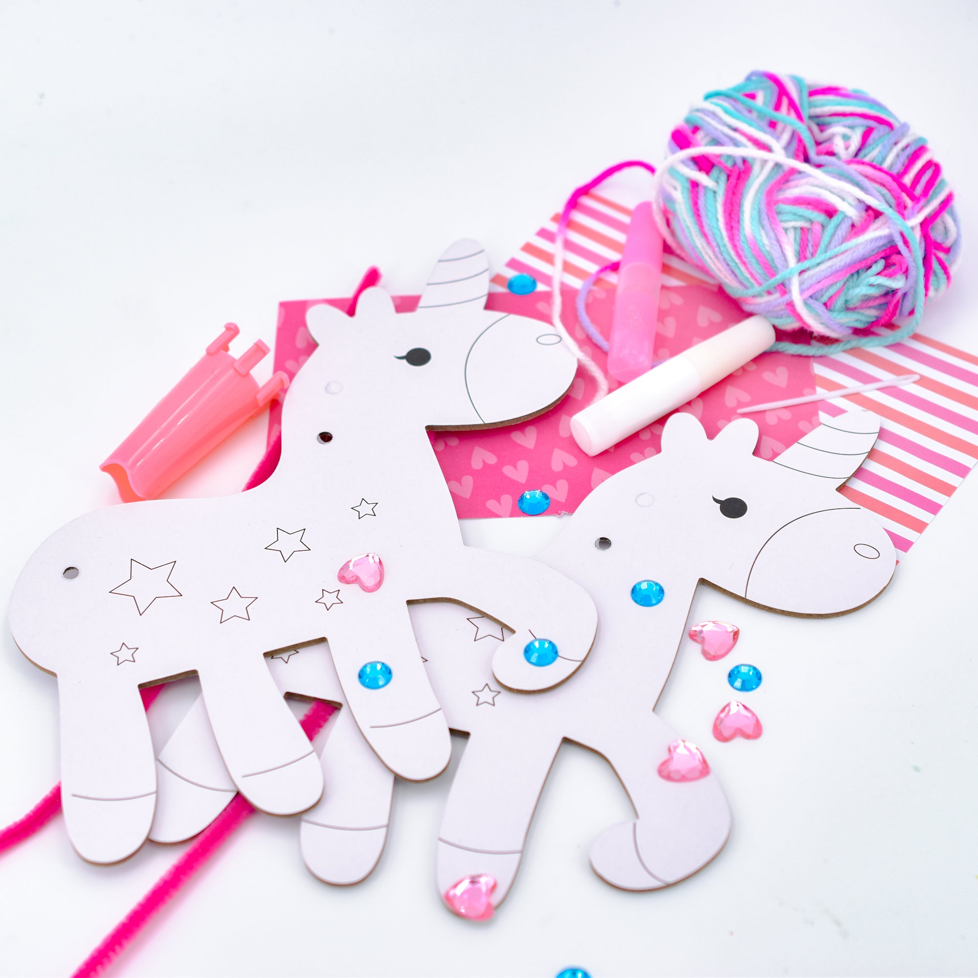 Kreative Kids Make Your Own Card Unicorns | Kid's Craft Kit including Pipe Cleaners Gems Decorative Paper and Glitter Gel