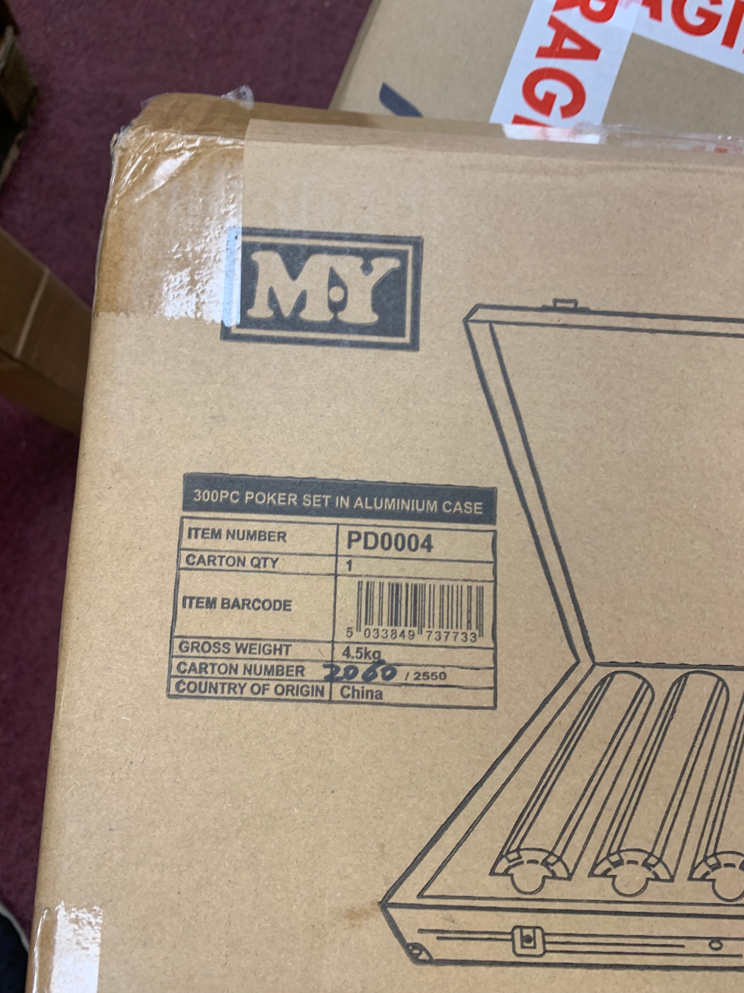 M.Y Texas Hold'em Poker Set -  300 Piece Set in Aluminium Case with 11.5g Heavyweight Poker Chips 2 Decks of  Playing Cards Dealer Big Blind and Small Blind Buttons and 5 Dice