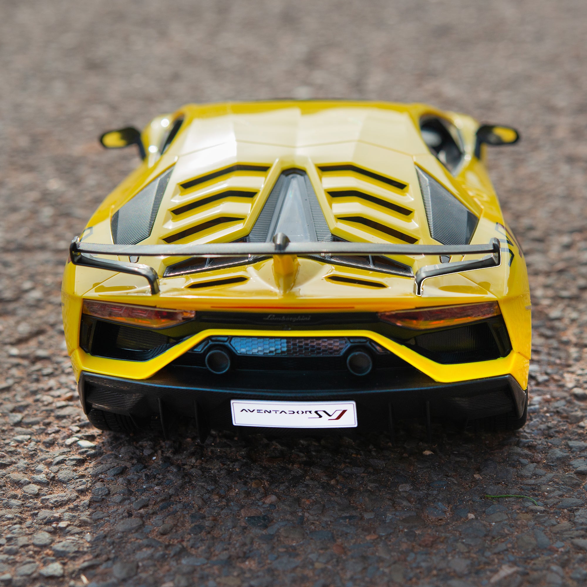 Official Lamborghini Aventador RC Car 1:24 Scale – 5 Function, 27MHz, Orange & Black